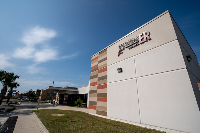 Outside view of STHS ER Weslaco on a sunny day.